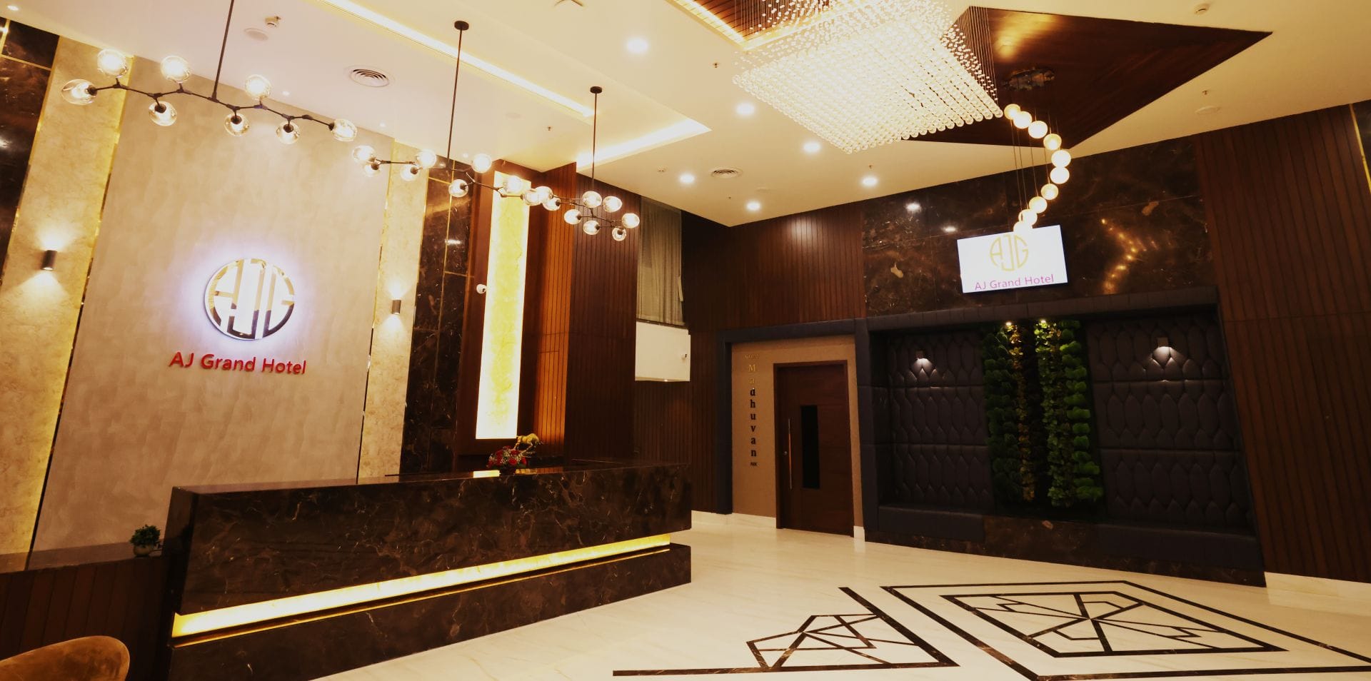 ajgrand-contact-banner